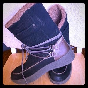BLACK COLD WEATHER BOOTS (OTBT)